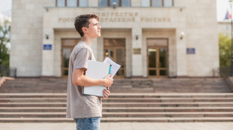 Как поступить в вуз после 11 класса: пошаговая инструкция
